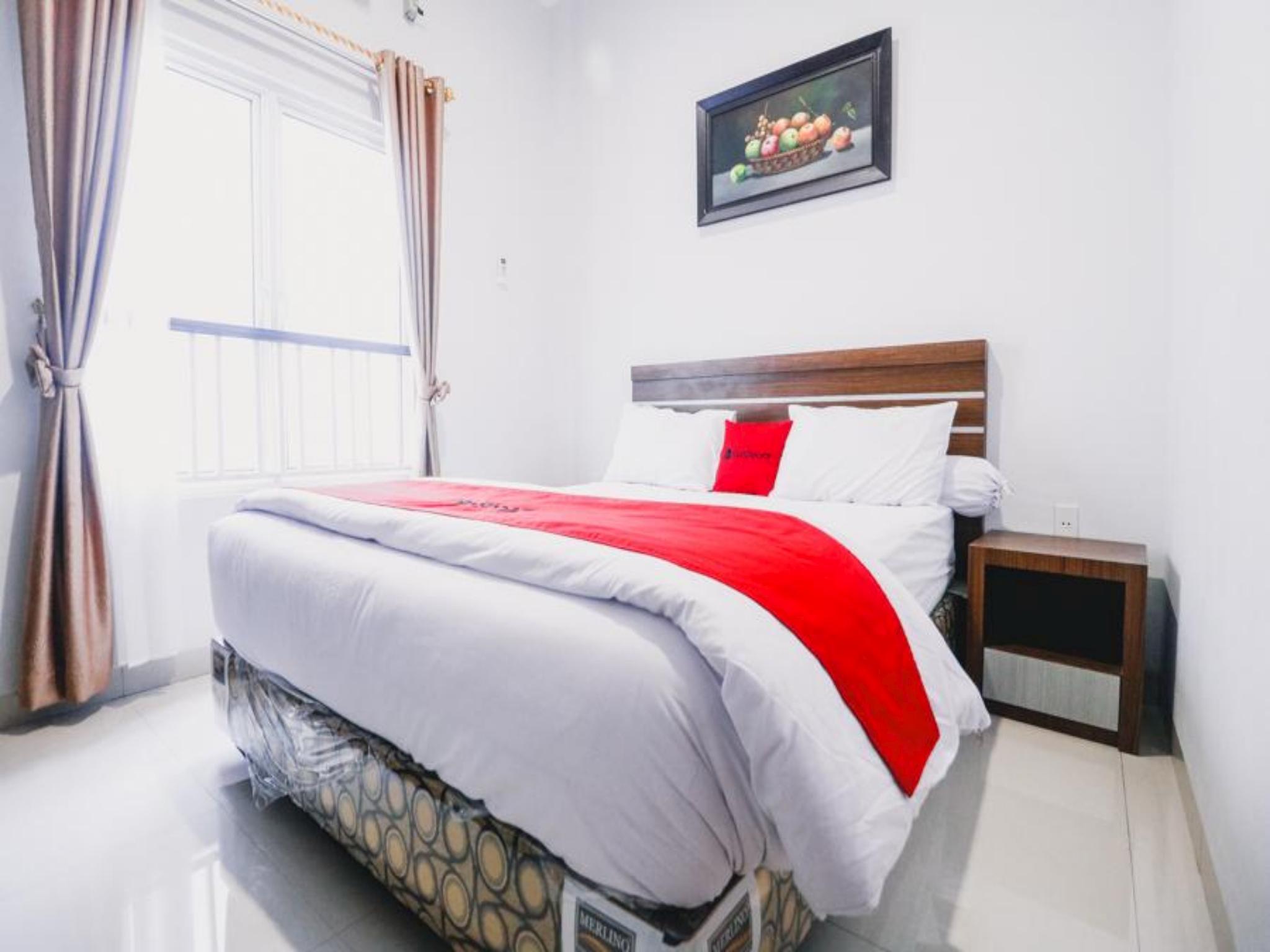 Reddoorz Near Hermes Place Polonia Medan Kültér fotó