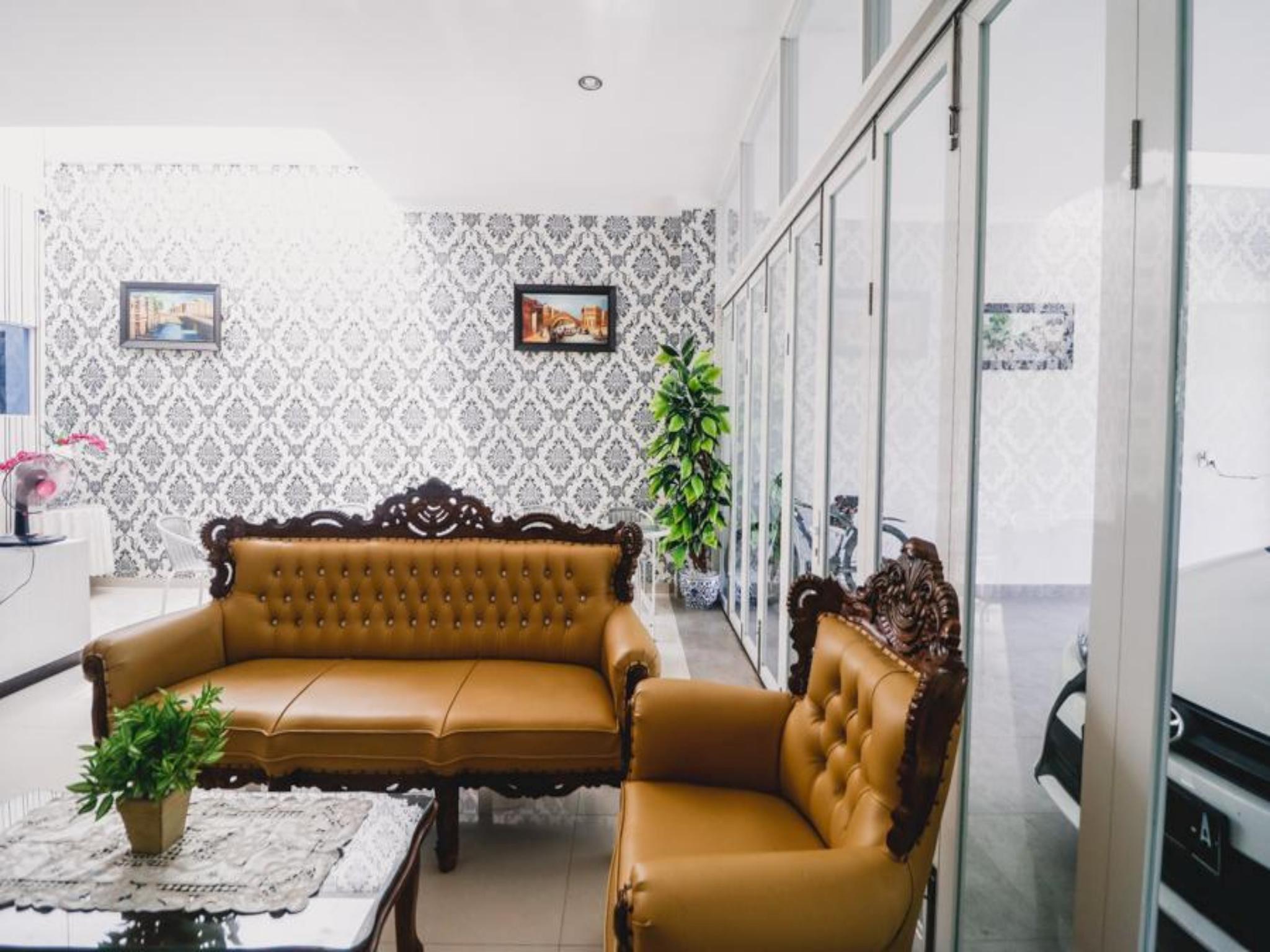 Reddoorz Near Hermes Place Polonia Medan Kültér fotó