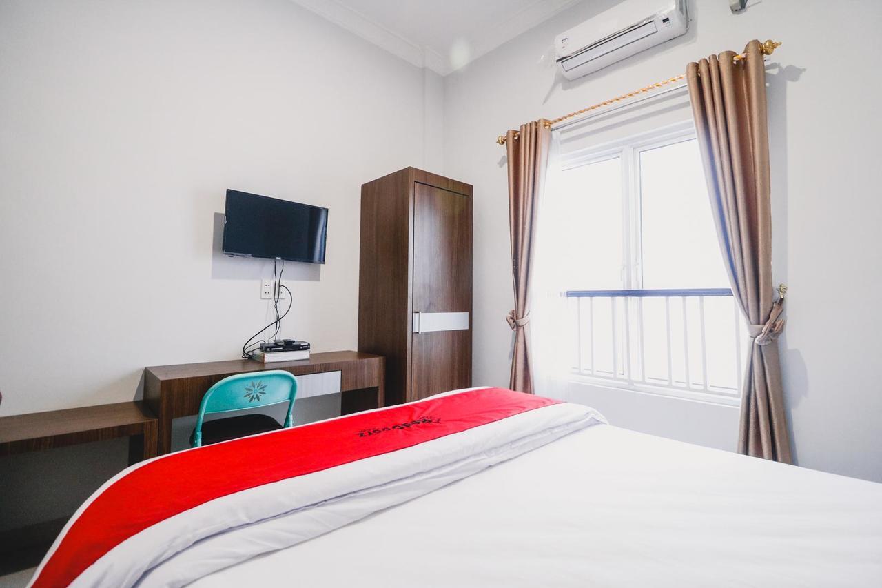 Reddoorz Near Hermes Place Polonia Medan Kültér fotó